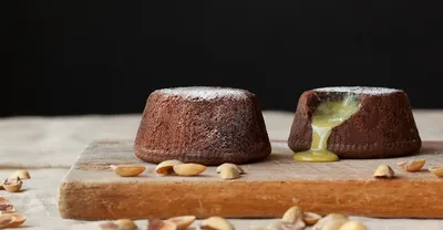 SOUFFLE AL CIOCCOLATO E PISTACCHIO