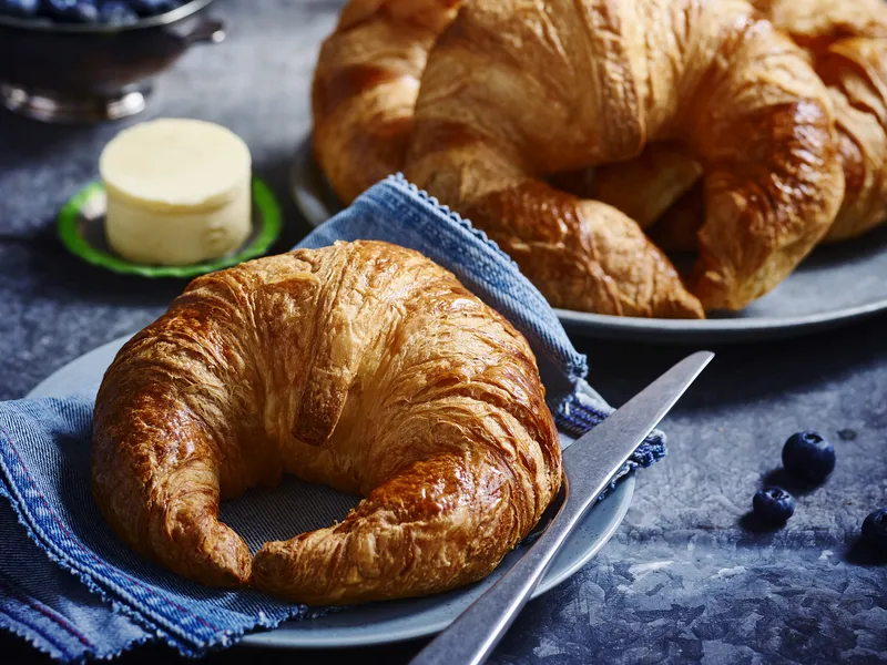 Croissant de mantequilla, la base de un buen *desayuno*